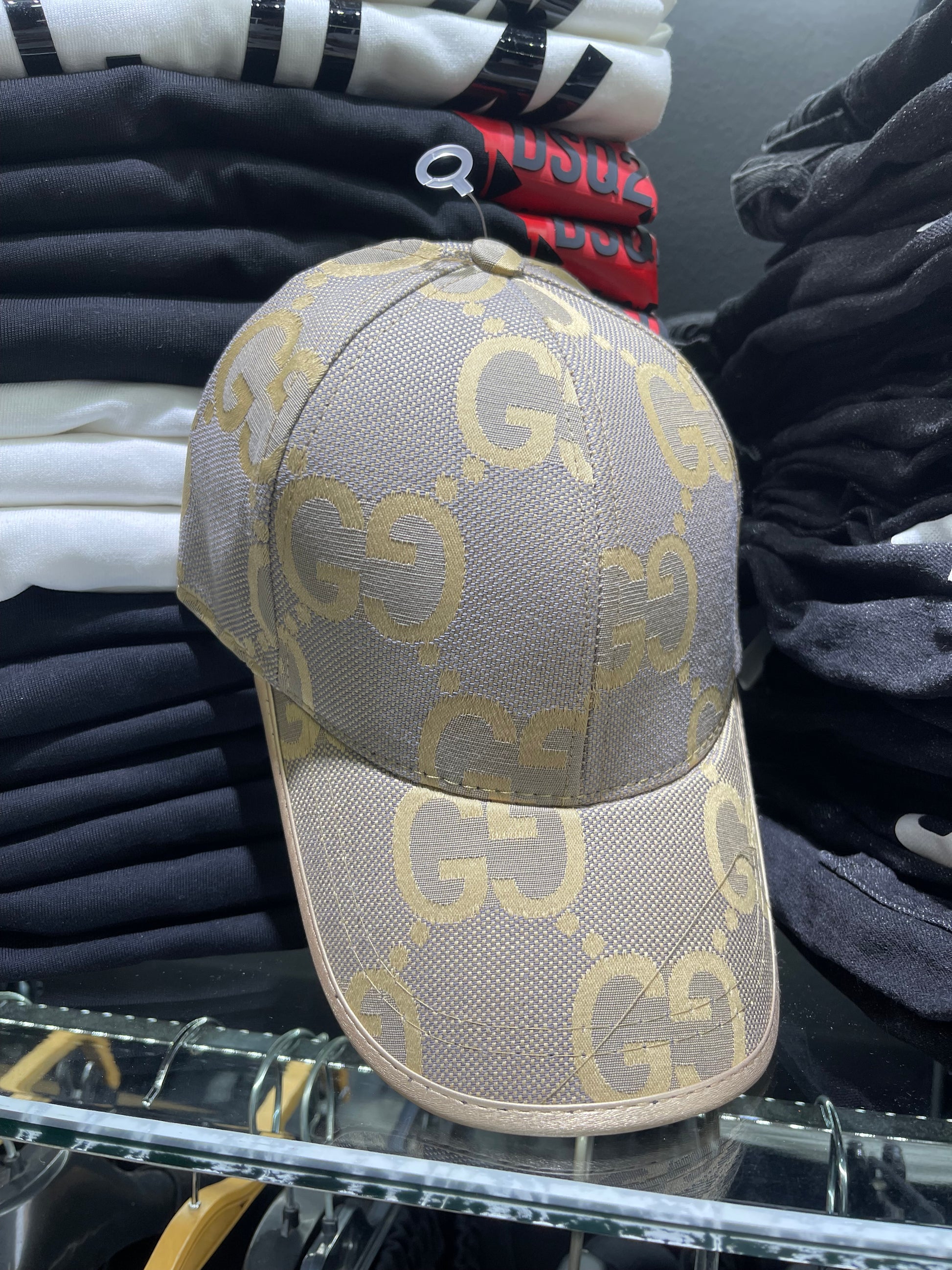 Gucci μπεζ