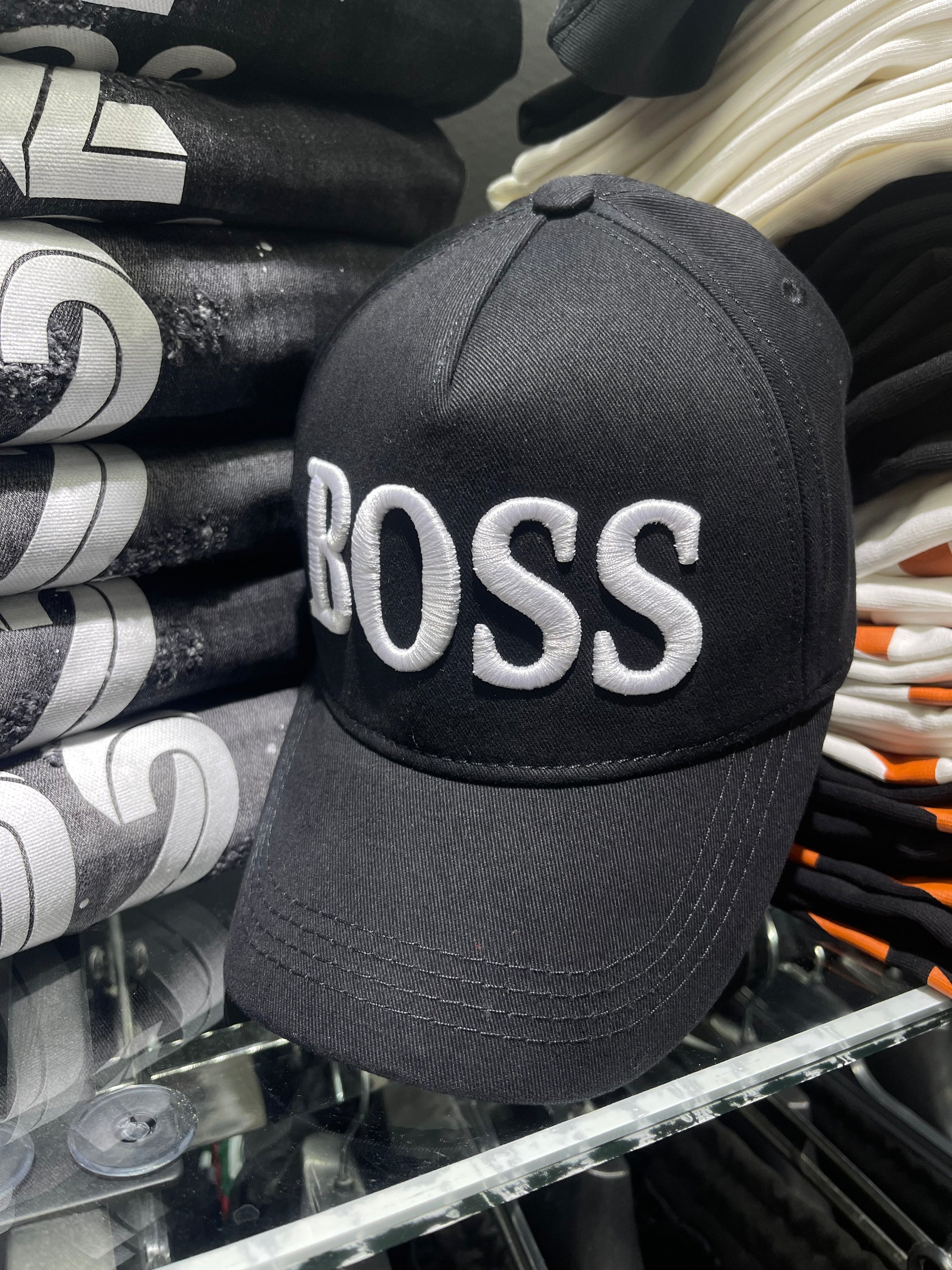 Boss μαύρο-λευκό