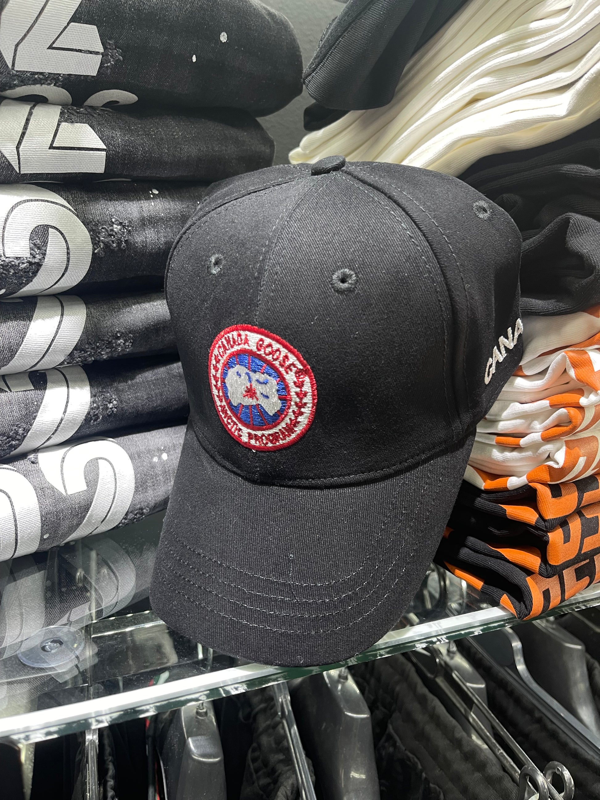 Canada Goose μαύρο-κόκκινο